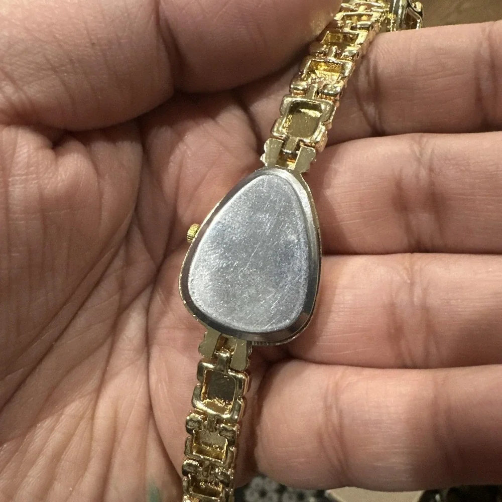 New Ladies Watch Gold Tone Teardrop Shaped Crystal Encrusted Dainty 22mm Fit 8in